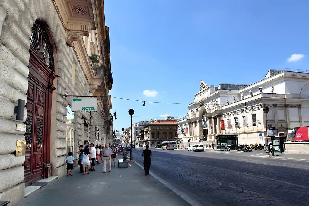 Hotel Boutique Nazionale Ρώμη 3*,